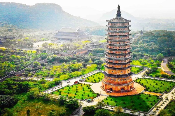 Ninh Binh Day Trip: Deluxe Bai Dinh Trang An Mua Cave Small Group – Limousine Bus