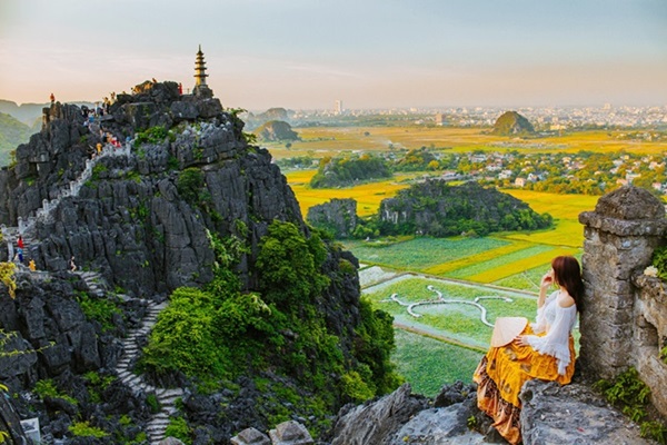 Ninh Binh Day Tour: Deluxe Hoa Lu Trang An Mua Cave Small Group – Limousine Bus
