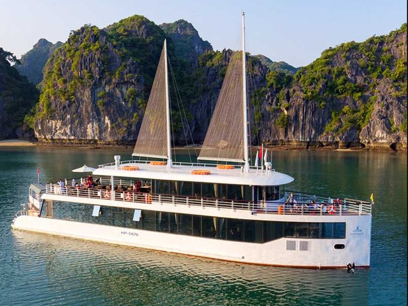 Jade Sails – A Most Luxury Halong Bay & Lan Ha Bay 8 Hours Cruising