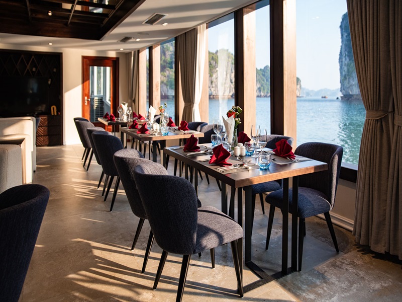 Jade Sails – A Most Luxury Halong Bay & Lan Ha Bay 8 Hours Cruising